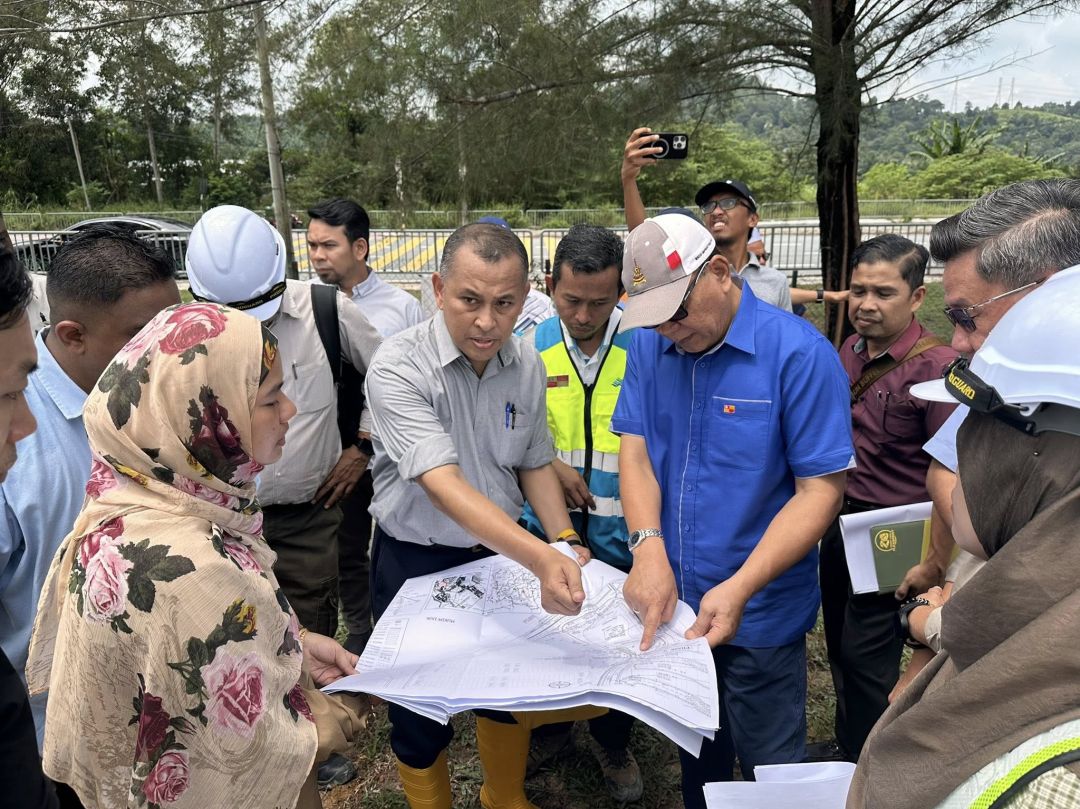 Lawatan tapak dan mesyuarat penyelarasan kerja-kerja pembaikan Kolam Takungan Fasa 10B di Pembangunan Hillpark Resources