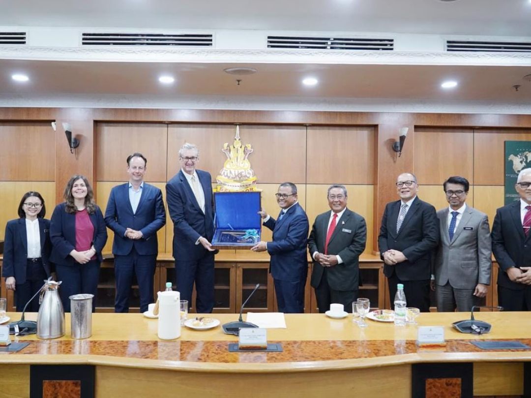 Kunjungan Hormat daripada delegasi Belanda