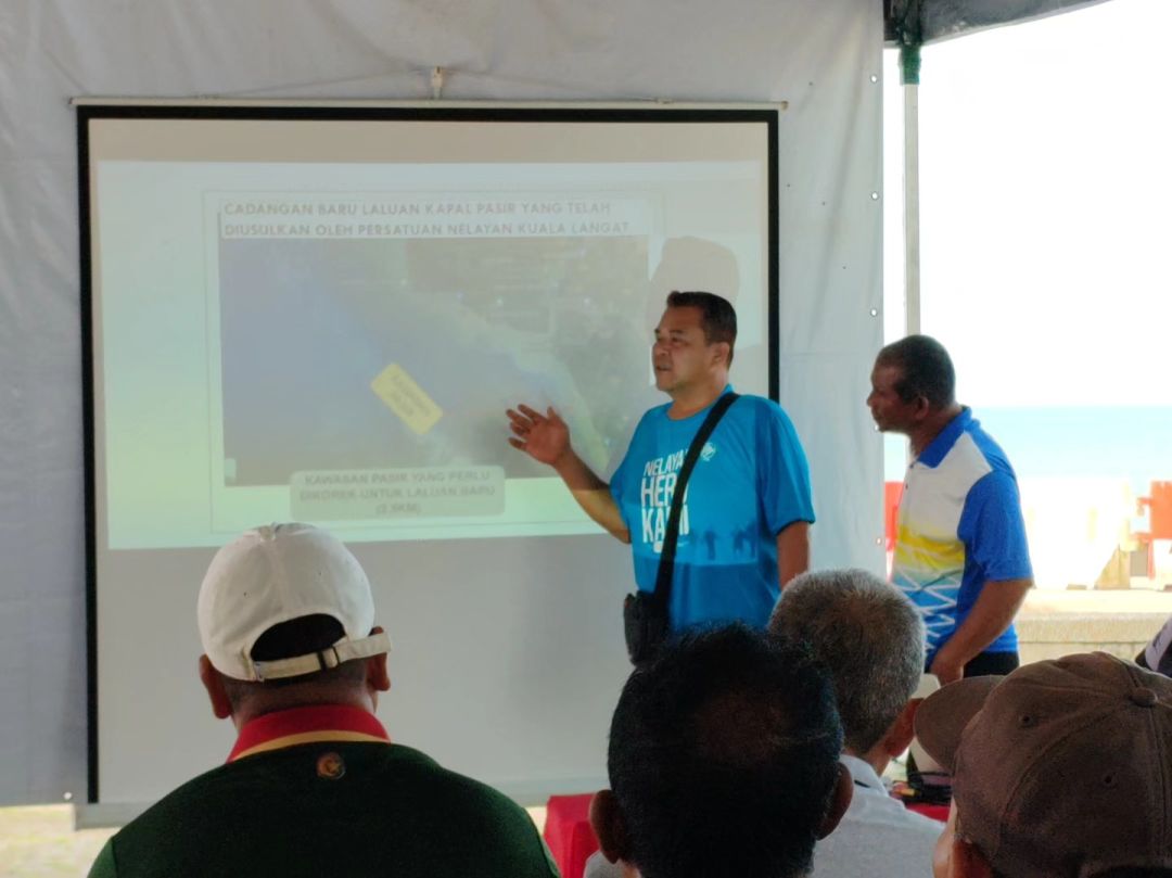 SESI DIALOG BERSAMA PERSATUAN NELAYAN KUALA LANGAT BAGI PROJEK PEMULIHARAAN PANTAI MORIB BERTEMPAT DI TAPAK PROJEK PANTAI MORIB.
