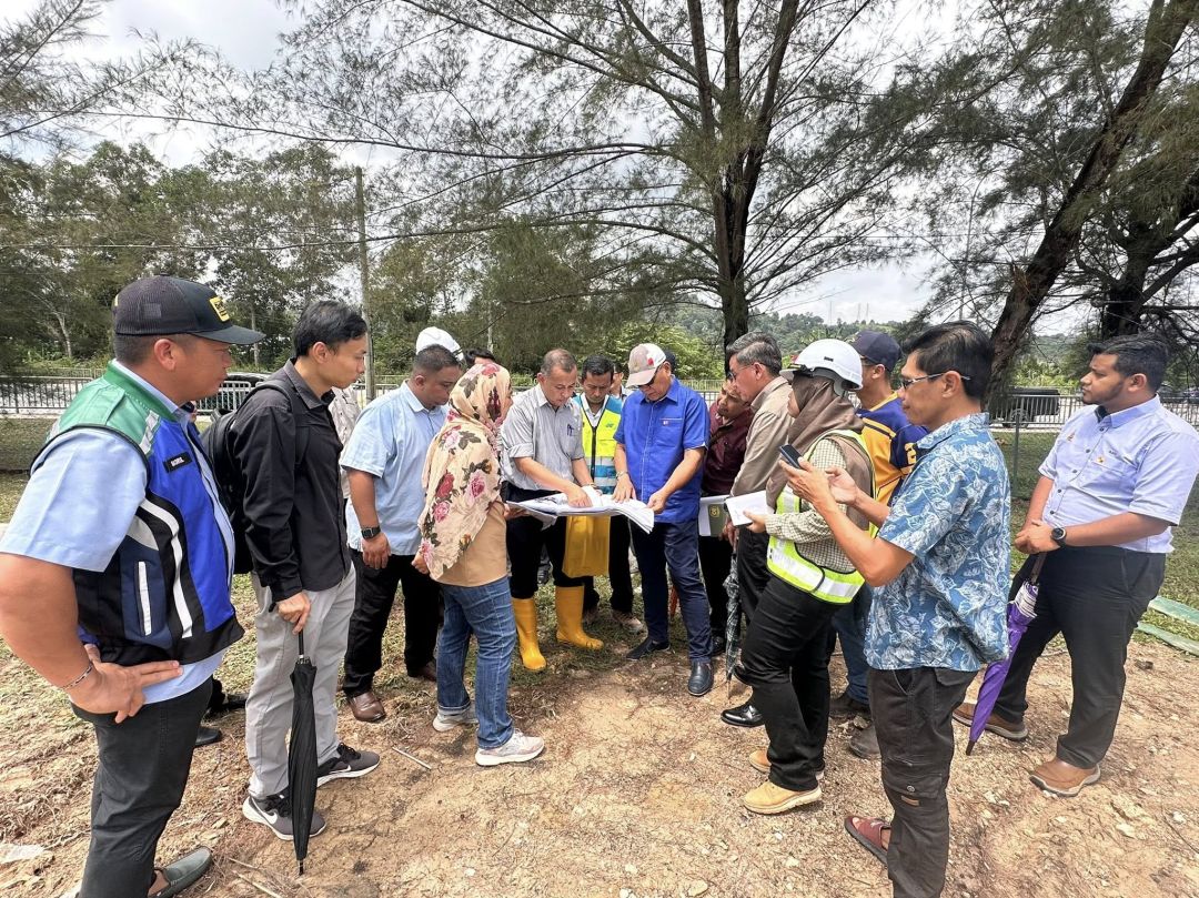 Lawatan tapak dan mesyuarat penyelarasan kerja-kerja pembaikan Kolam Takungan Fasa 10B di Pembangunan Hillpark Resources