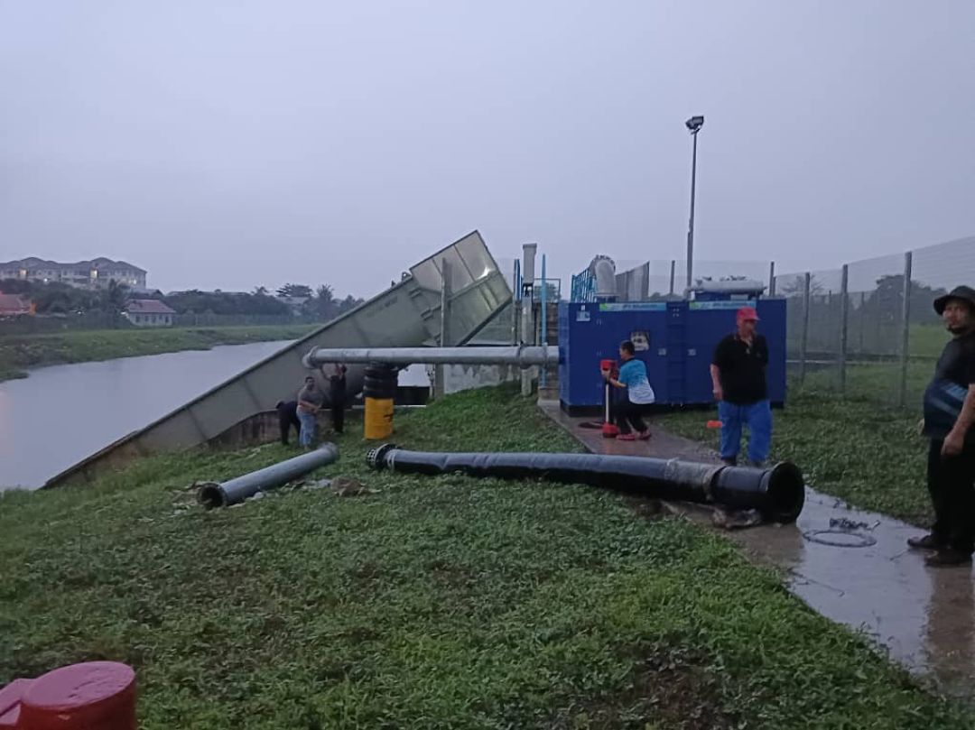 OPERASI PAM BERGERAK DI SELANGOR UNTUK MENGURANGKAN RISIKO BANJIR DI DAERAH PETALING
