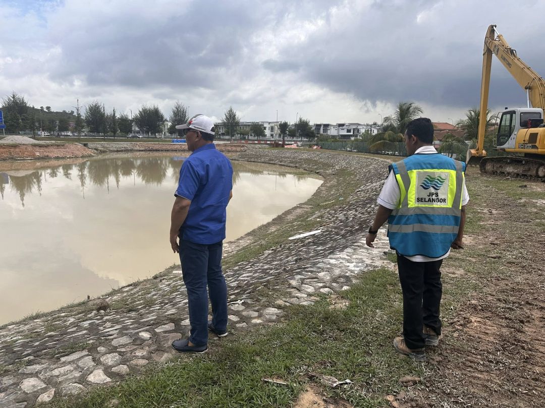 Lawatan tapak dan mesyuarat penyelarasan kerja-kerja pembaikan Kolam Takungan Fasa 10B di Pembangunan Hillpark Resources