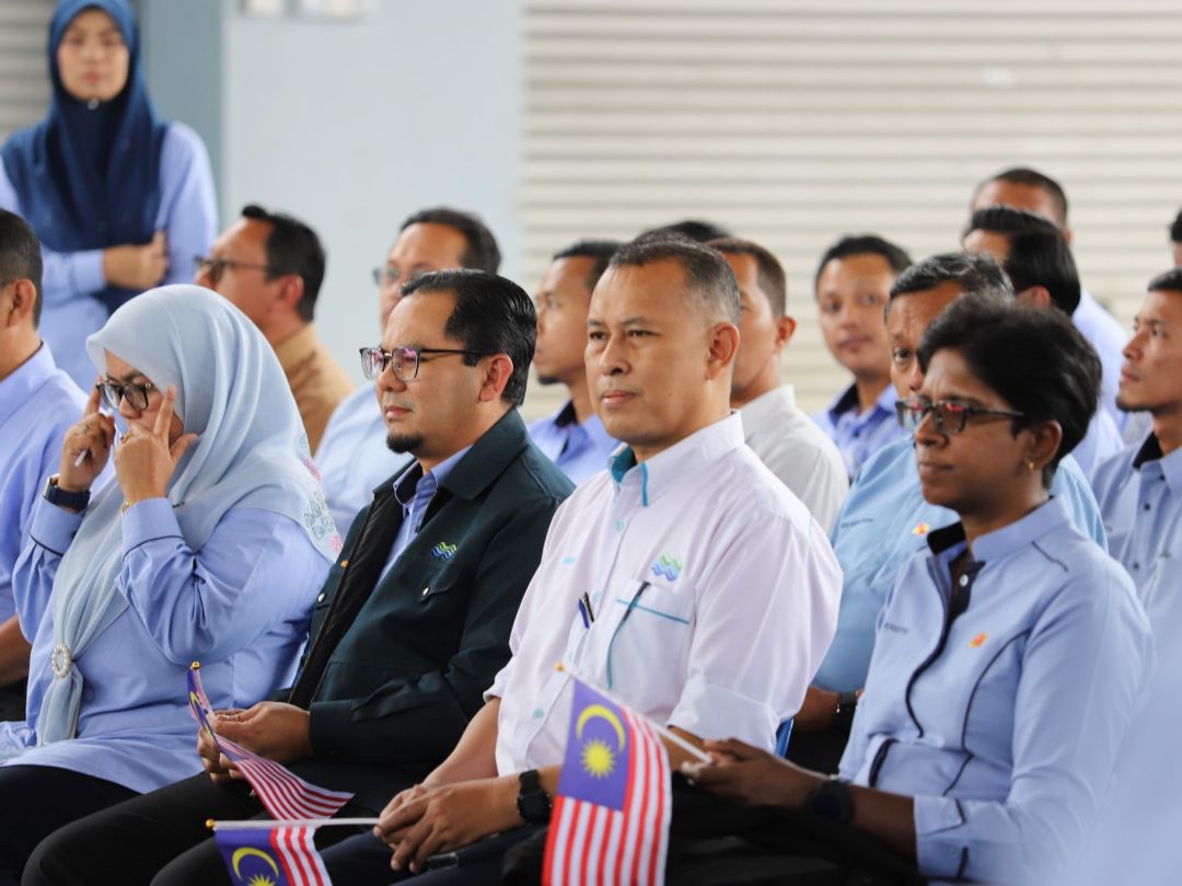 MAJLIS PENYERAHAN KIBAR JALUR GEMILANG JABATAN PENGAIRAN DAN SALIRAN NEGERI SELANGOR