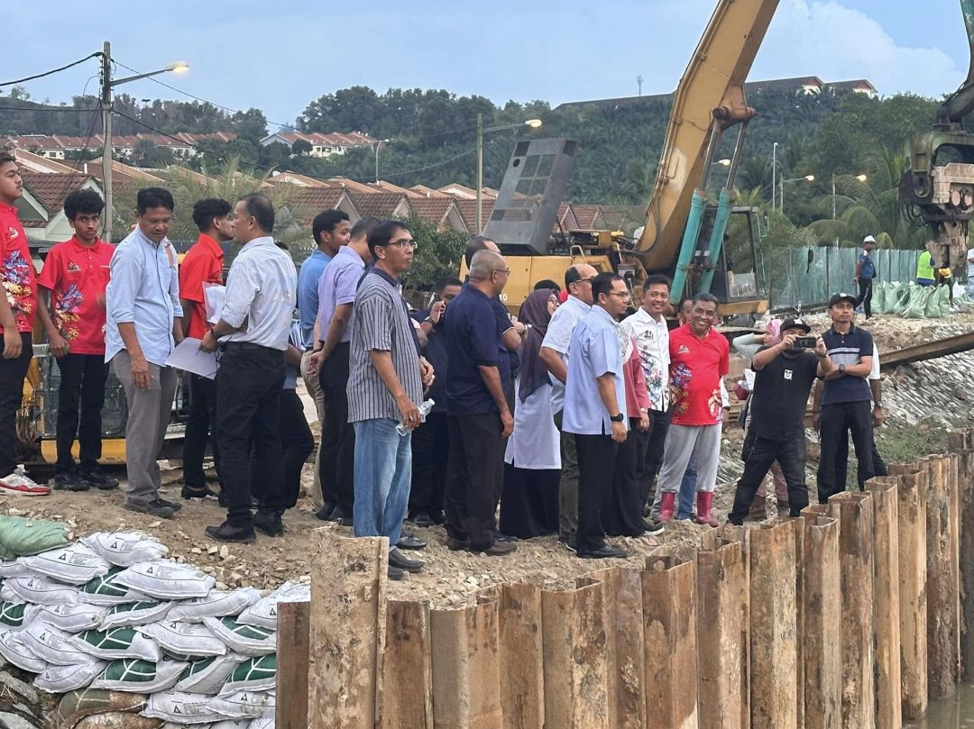 Lawatan Kerja dan Mesyuarat Tindakan Khas Berkaitan Kemajuan Pembaikpulihan di Kolam Takungan Hillpark, Taman Seri Alam, Kuala Selangor