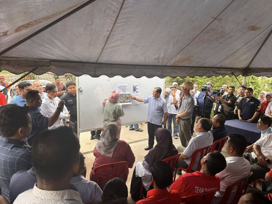Lawatan Kerja dan Mesyuarat Tindakan Khas Berkaitan Kemajuan Pembaikpulihan di Kolam Takungan Hillpark, Taman Seri Alam, Kuala Selangor
